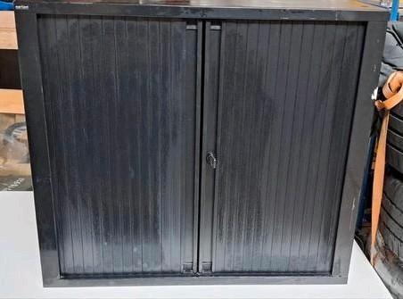 Zwarte kast met slot, roldeuren, Huis en Inrichting, Kasten | Roldeurkasten en Archiefkasten, Gebruikt, 25 tot 50 cm, Met slot