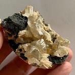 Wulfeniet op bariet cerussiet galeniet, Verzamelen, Mineralen en Fossielen, Ophalen of Verzenden