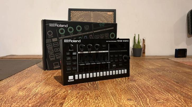 Roland TR6S, Muziek en Instrumenten, Drumcomputers, Zo goed als nieuw, Roland, Ophalen of Verzenden