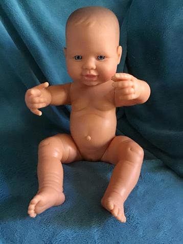 Miniland Babypop Meisje 40cm beschikbaar voor biedingen