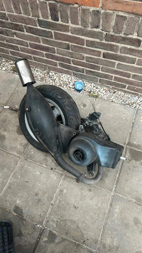 Piaggio 70cc blok, Fietsen en Brommers, Scooters | Piaggio, Zo goed als nieuw, Zip, Maximaal 45 km/u, Tweetakt, Ophalen of Verzenden