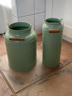 Groene emmer vormige metalen vazen met hengsel, Ophalen of Verzenden, Minder dan 50 cm, Groen, Glas