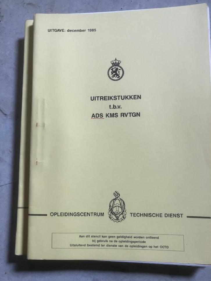 Leerstofboeken  NL leger Leopard 1 en 2 , YA 4440, YPR etc, Verzamelen, Militaria | Algemeen, Landmacht, Boek of Tijdschrift, Nederland