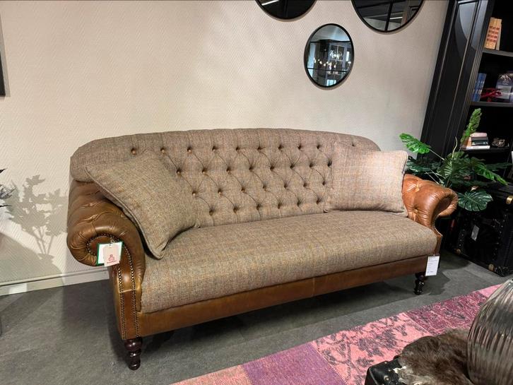 CHESTERFIELD BANK DARTFORD HARRIS TWEED STOF Cognac LEER, Huis en Inrichting, Banken | Bankstellen, Nieuw, 75 tot 100 cm, Stof