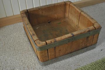Houten bak, lectuurbak, stoer, zwaar, brocante beschikbaar voor biedingen