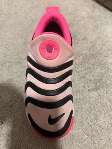 Schoenen Nike Dynamo Go Low Medium Soft Pink Black beschikbaar voor biedingen