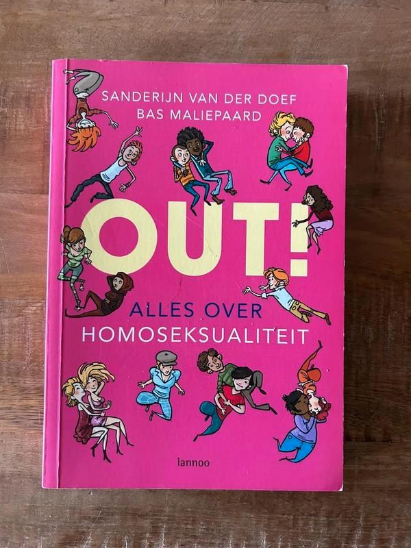 Out ! alles over homoseksualiteit - S. van der Doef, Boeken, Kinderboeken | Jeugd | 13 jaar en ouder, Nieuw, Ophalen of Verzenden