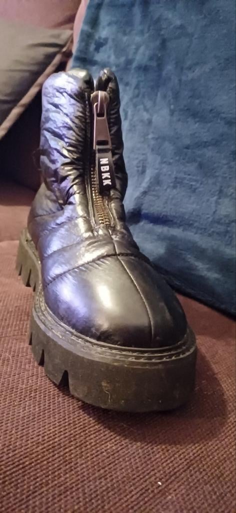 NUBIKK zwarte (snow)boots maat 39 zgan, Kleding | Dames, Schoenen, Ophalen of Verzenden, Zo goed als nieuw, Zwart