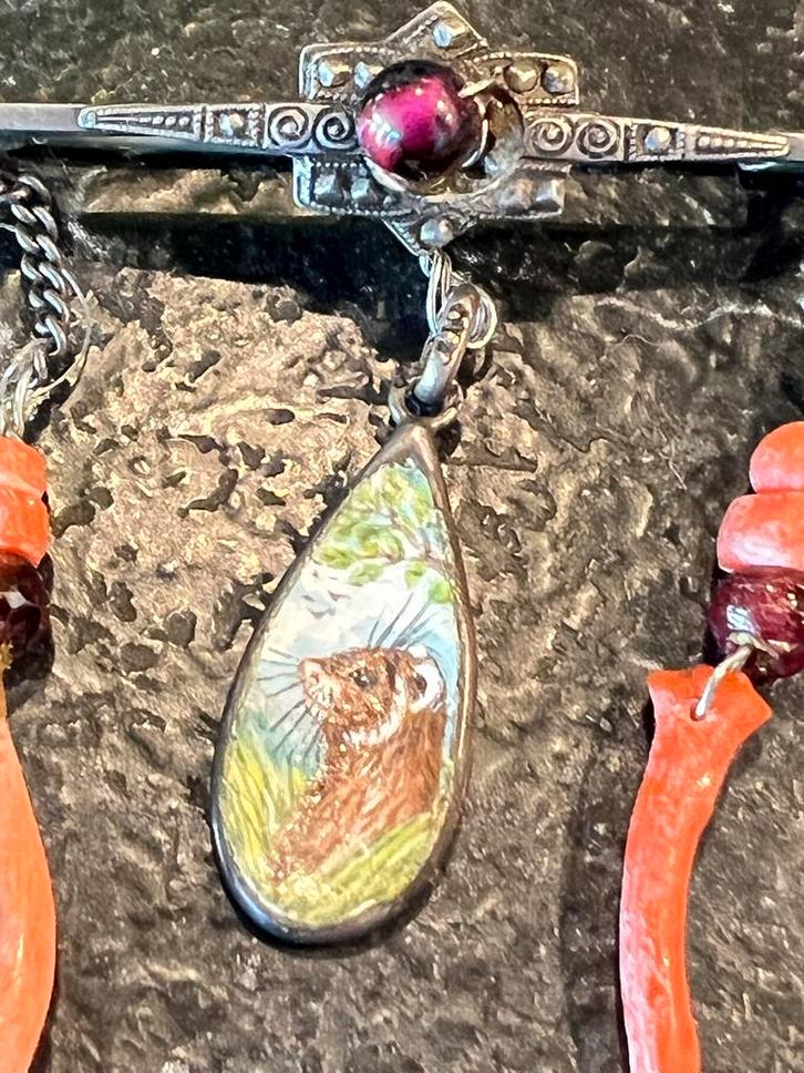 Broche met Koraal & Emaille, zilver 800, Sieraden, Tassen en Uiterlijk, Kettingen, Gebruikt, Overige materialen, Rood, Met edelsteen