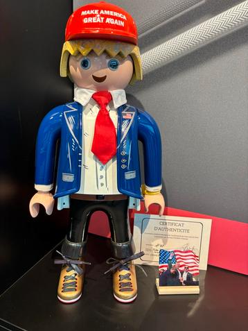 XXL Playmobil Trump Kunstwerk - Uniek Designobject beschikbaar voor biedingen