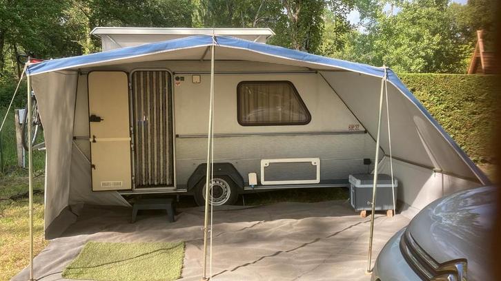 Kip caravan met voortent en luifel, Caravans en Kamperen, Caravans, Particulier, tot en met 2, 500 - 750 kg, Rondzit, Kip, Vast bed