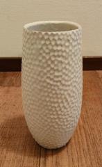 Keramische witte vaas - 25 cm / ø 10 cm, Minder dan 50 cm, Ophalen of Verzenden, Wit, Zo goed als nieuw