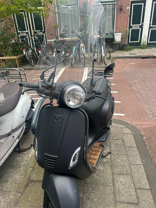 Mooie AGM VX diamond 50, Fietsen en Brommers, Snorfietsen en Snorscooters, Gebruikt, Overige merken, Benzine, Ophalen