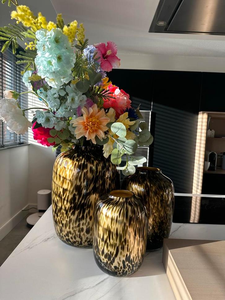 Cheetah Arctic Vazen Set - S, M, L, Huis en Inrichting, Woonaccessoires | Vazen, Zo goed als nieuw, Overige kleuren, Minder dan 50 cm