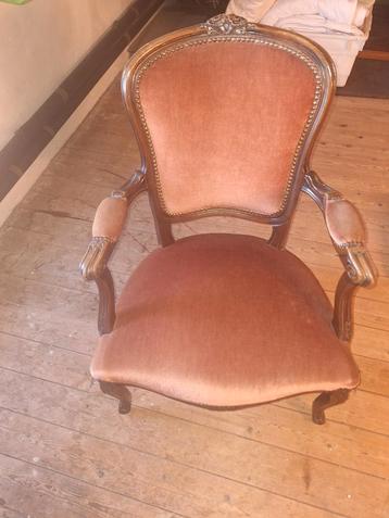 Te koop antieke stoel beschikbaar voor biedingen