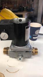 Gas klep 220 volt, Radiator, Minder dan 60 cm, Ophalen of Verzenden, Zo goed als nieuw
