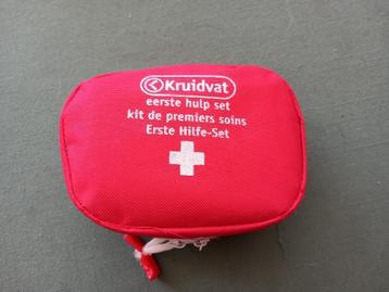 Kruidvat EHBO tasje. beschikbaar voor biedingen