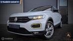 Volkswagen T-Roc 1.5 TSI Sport, Als Nieuw, Trekhaak, DSG, Stof, 4 cilinders, Wit, Electronic Stability Program (ESP)