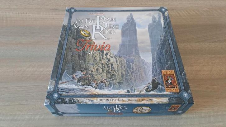 In de Ban van de Ring - Trivia spel, Hobby en Vrije tijd, Gezelschapsspellen | Bordspellen, Zo goed als nieuw, Een of twee spelers