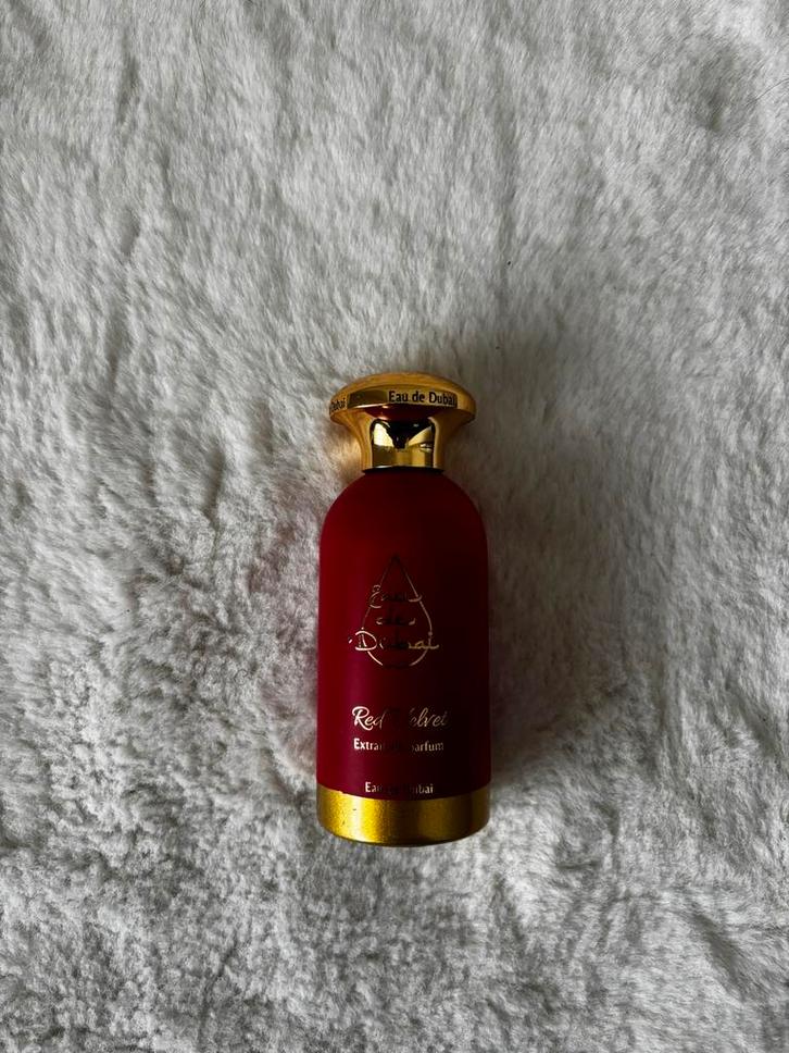 Eau de Dubai Red Velvet Extraits de Parfum, Sieraden, Tassen en Uiterlijk, Uiterlijk | Parfum, Zo goed als nieuw, Ophalen of Verzenden