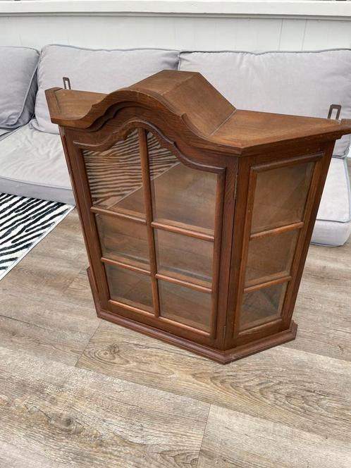 Antieke wand / vitrine kastje, Antiek en Kunst, Antiek | Meubels | Kasten, Ophalen of Verzenden