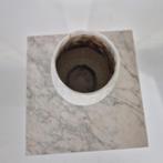 SIA Handmade Porcelain vaas | wit reliëf | modern decoratief, Wit, Aardewerk of Porselein, Ophalen of Verzenden, Sia