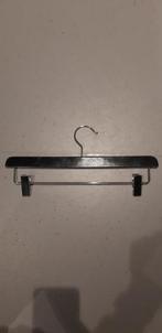 Rok/broek hangers 40 stuks, Kleding | Dames, Kledinghangers, Ophalen, Gebruikt, Hout, Kinderen en Volwassenen