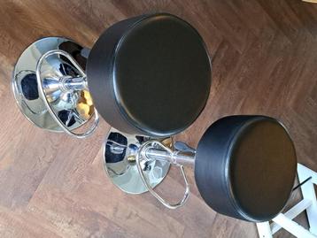 2x barkrukken beschikbaar voor biedingen