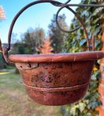 Heel oude koperen pot met gietijzeren hengsel, Antiek en Kunst, Ophalen