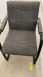 Te koop: 2 donkergrijze eetkamerstoelen, Huis en Inrichting, Stoelen, Ophalen, Zo goed als nieuw, Grijs, Vier