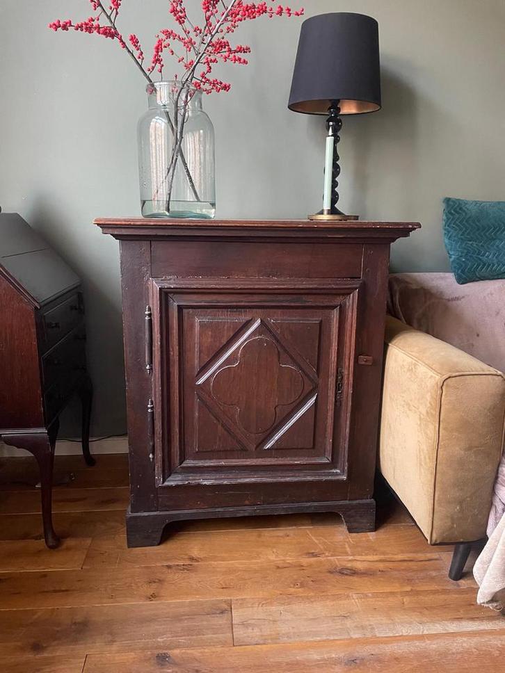 Oude opberg-/drankkast, Huis en Inrichting, Slaapkamer | Nachtkastjes, Zo goed als nieuw, 70 cm of meer, Ophalen