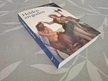 HELDEN EN GODEN - Lucia Impelluso (Kunstbibliotheek Ludion) beschikbaar voor biedingen
