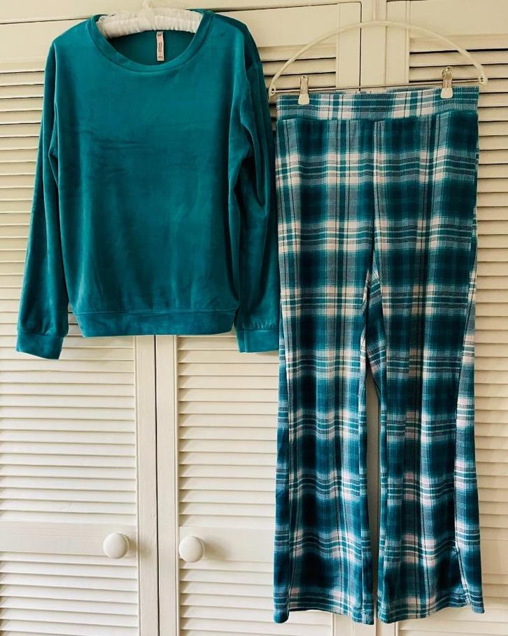 Pyjamaset Velours, Groen, Hunkemoller, Mt S, Nieuw, Kleding | Dames, Pyjama's, Nieuw, Maat 36 (S), Ophalen of Verzenden