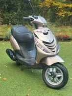 Zip 50cc 4t 2v custom zadel, Fietsen en Brommers, Scooters | Piaggio, Ophalen of Verzenden, Zo goed als nieuw, Benzine, Zip