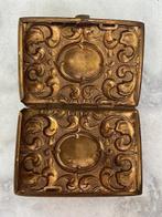 Antieke sigaretten etui doosje messing, Verzamelen, Rookartikelen, Aanstekers en Luciferdoosjes, Ophalen of Verzenden, Gebruikt