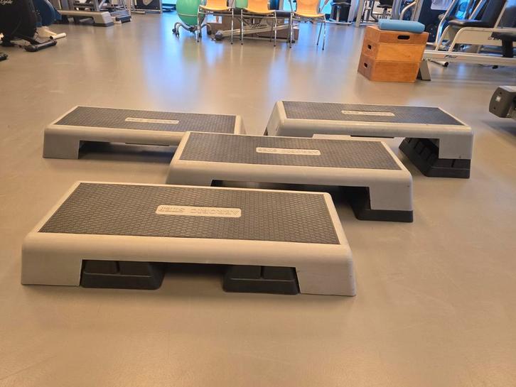 2x Aerobic Steps - Verstelbaar & Stevig, Sport en Fitness, Fitnessmaterialen, Gebruikt, Stepbank, Benen, Buik, Ophalen of Verzenden