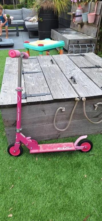 Leuke roze Evo inklapbare step beschikbaar voor biedingen