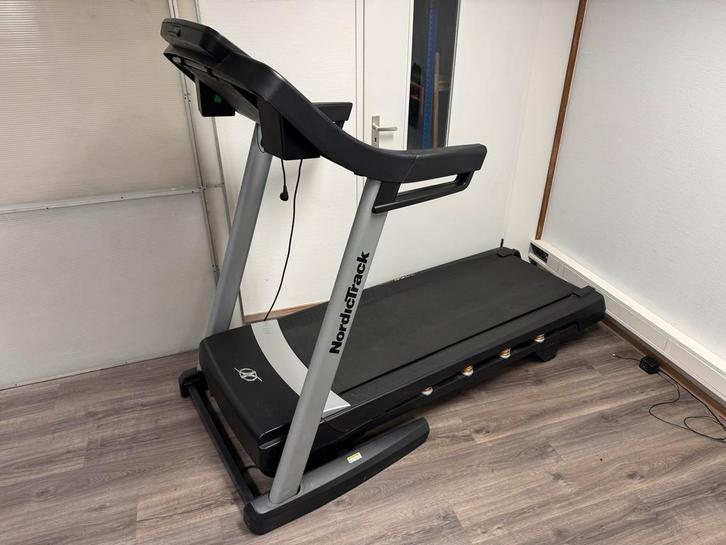 NordicTrack T16 Loopband - Zo Goed Als Nieuw!, Sport en Fitness, Fitnessapparatuur, Zo goed als nieuw, Loopband, Benen, Metaal