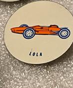 Oude Lola Race Auto Speldje, Verzamelen, Speldjes, Pins en Buttons, Verzenden, Gebruikt