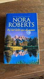 Nora Roberts - Bij het licht van de maan (Special), Ophalen of Verzenden, Zo goed als nieuw, Nederland, Nora Roberts