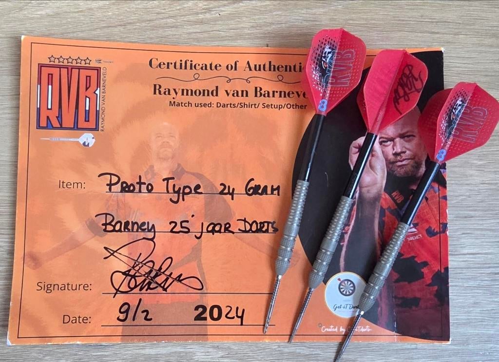 Protoype match-used Raymond van Barneveld Darts +Setup, Ophalen of Verzenden, Nieuw, Pijlen