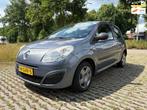 Renault Twingo 1.2 Authentique / airco / nap / apk, Voorwielaandrijving, Gebruikt, 4 cilinders, Origineel Nederlands