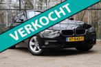 BMW 3-serie 320i Essential / NL-auto / Navi+PDC / Rijklaarpr, Auto's, 1998 cc, Gebruikt, 4 cilinders, Zwart