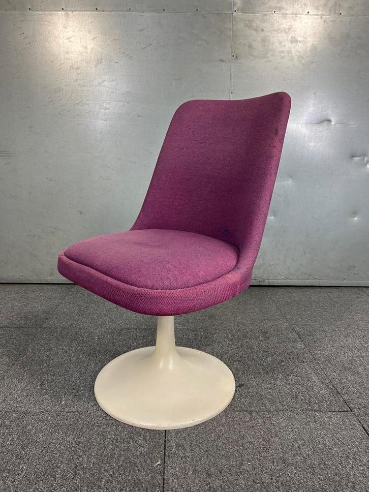 Eero Saarinen Tulip Stoel - Design Klassieker, Huis en Inrichting, Stoelen, Zo goed als nieuw, Vijf, Zes of meer stoelen, Kunststof