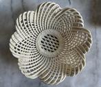 Antieke italiaanse design gevlochten schaal porcelein, Ophalen of Verzenden
