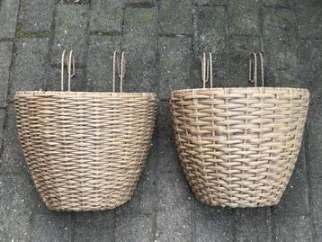 2 nog nieuwe balkon bakken beschikbaar voor biedingen