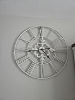 Riverdale Wandklok - Stijlvol en Decoratief, Huis en Inrichting, Woonaccessoires | Klokken, Ophalen of Verzenden, Zo goed als nieuw