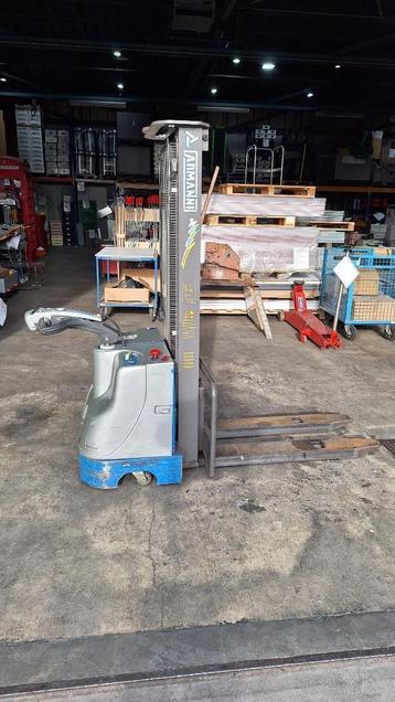 stappelaar, palletheffer, hoogheffer elektrische 1.000 kg beschikbaar voor biedingen