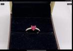 Ring goud met diamanten en robijn hartje, Sieraden, Tassen en Uiterlijk, Ringen, Nieuw, Ophalen of Verzenden, 17 tot 18, Dame