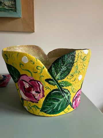Zware vaas keramiek Frida Khalo rozen beschikbaar voor biedingen